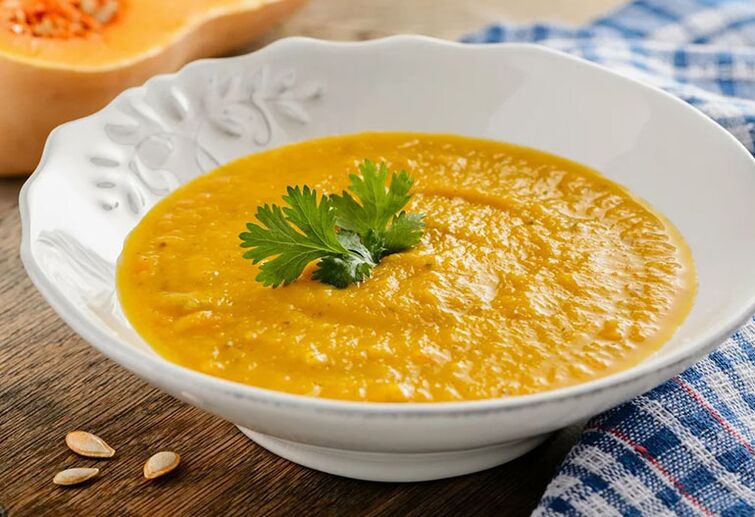 Pumpkin pore soup is an easy and healthy first course for gout. 